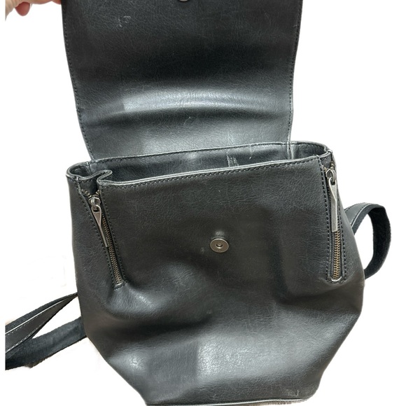 Matt & Nat Fabimini Vegan Backpack - Picture 4 of 6